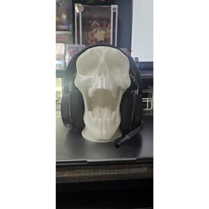 3D Printed Skull Headphone Stand – Gamer Desk Decor, Unique Headset Holder